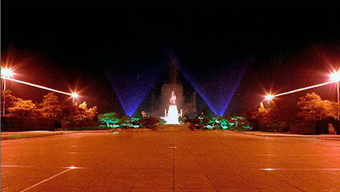 遼瀋戰役紀念館廣場夜景