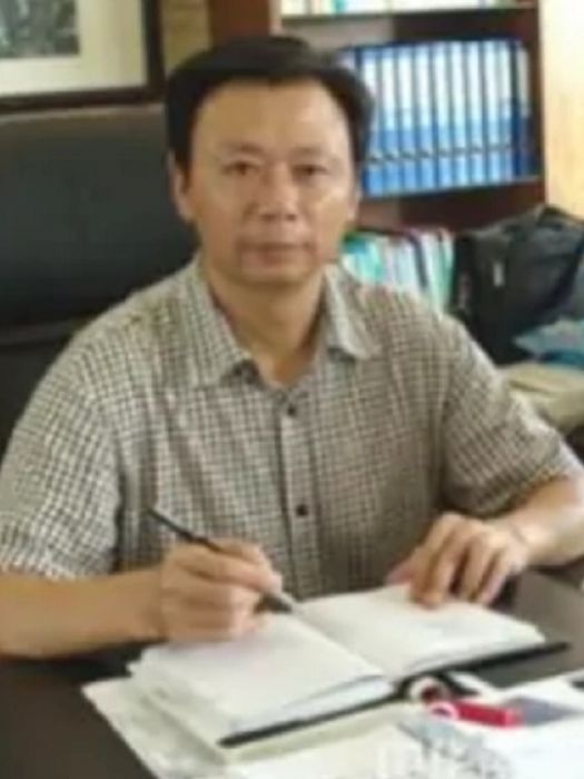 朱建興(張家港高級中學校長、黨支部書記) 朱建興(張家港高級中學校長、黨支部書記)