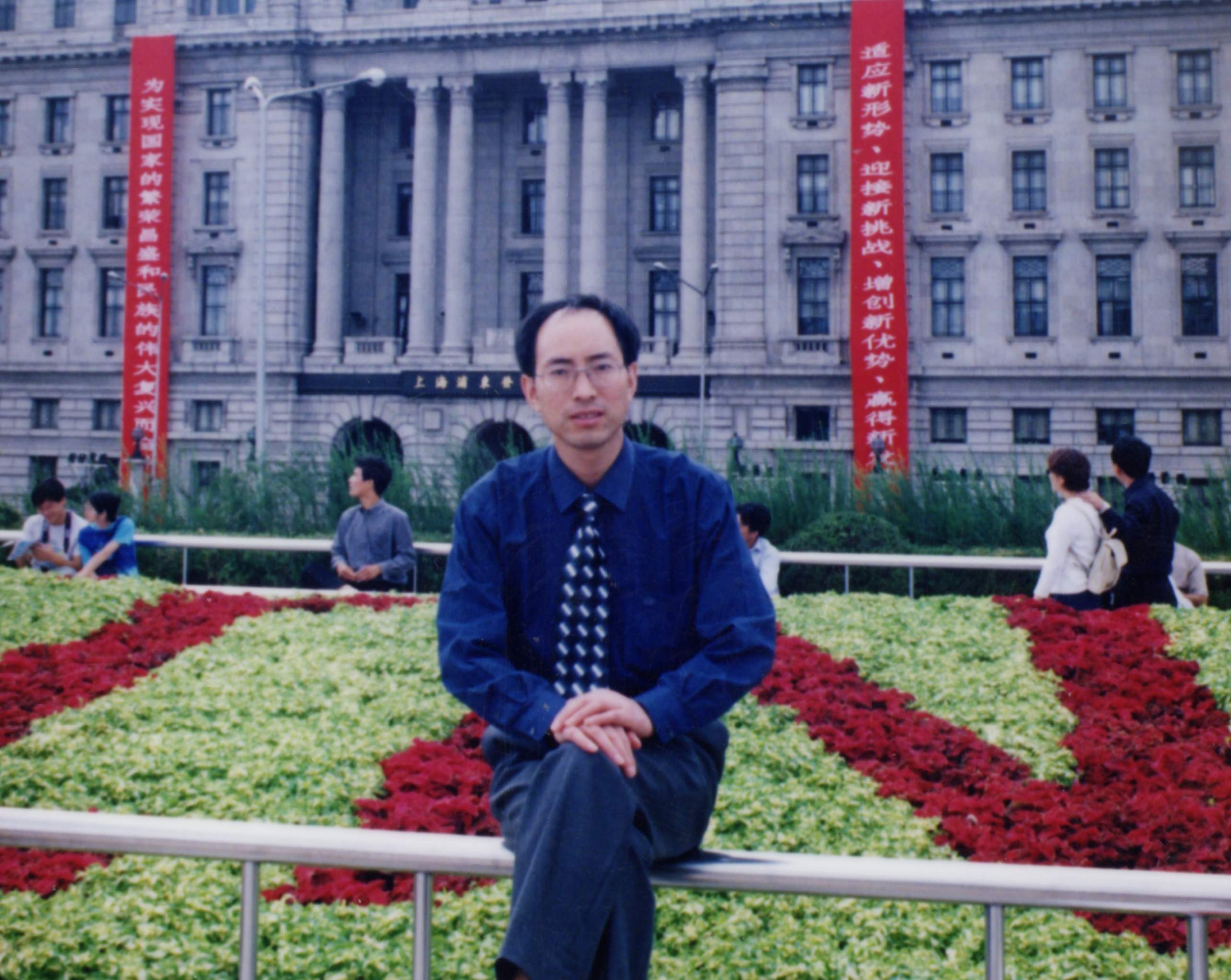 作家、評論家侯川在上海