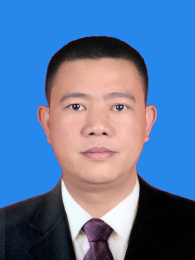 彭雄(廣西賀州市八步區林業局黨組成員、滑水沖自然保護區管理局局長) 彭雄(廣西賀州市八步區林業局黨組成員、滑水沖自然保護區管理局局長)