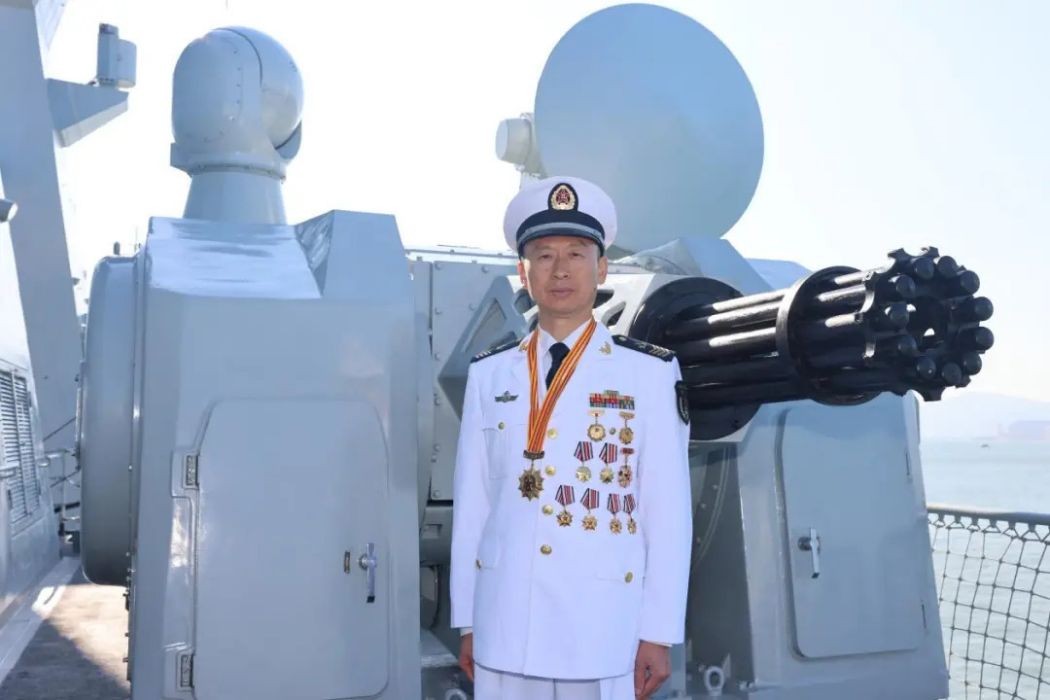 張春華(中國人民解放軍海軍原一級軍士長(已退休)) 張春華(中國人民解放軍海軍原一級軍士長(已退休))