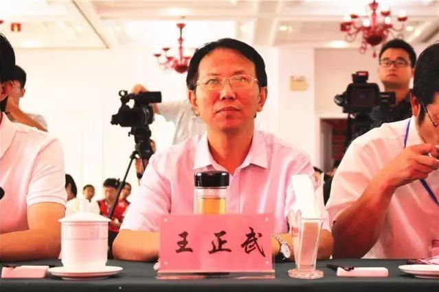 王正武(安徽省池州市政協民族和宗教委員會原副主任) 王正武(安徽省池州市政協民族和宗教委員會原副主任)