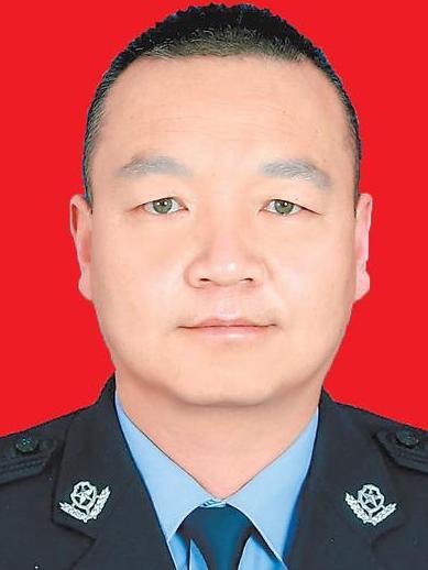 李春龍(張掖市公安局甘州分局經偵大隊四級警長)