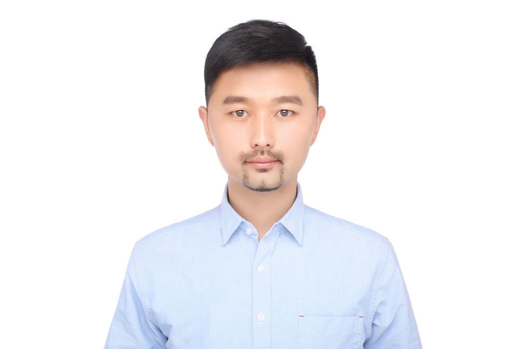 王飛(中國舞台美術學會會員)