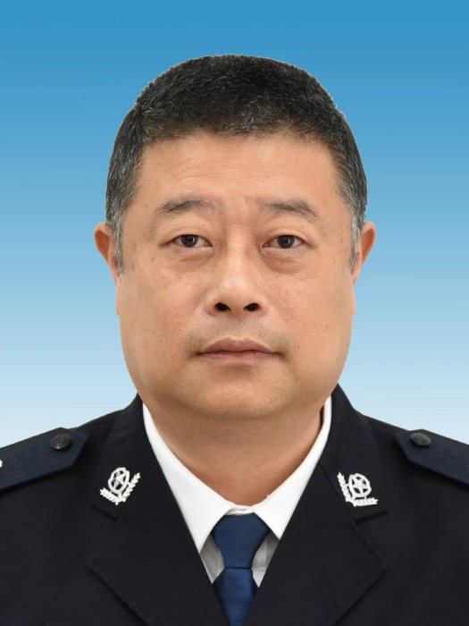 夏林(廣東警官學院黨委委員、組織人事部部長) 夏林(廣東警官學院黨委委員、組織人事部部長)