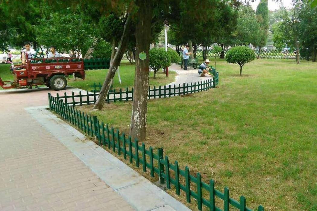 草地圍欄