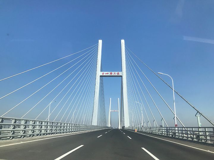 台州灣大橋路面