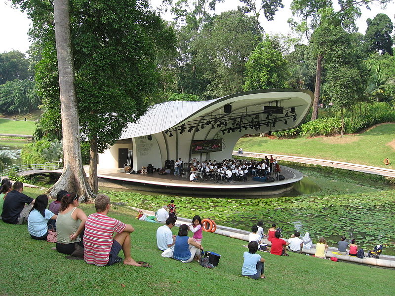 交響樂湖上常主辦免費音樂會供遊人欣賞