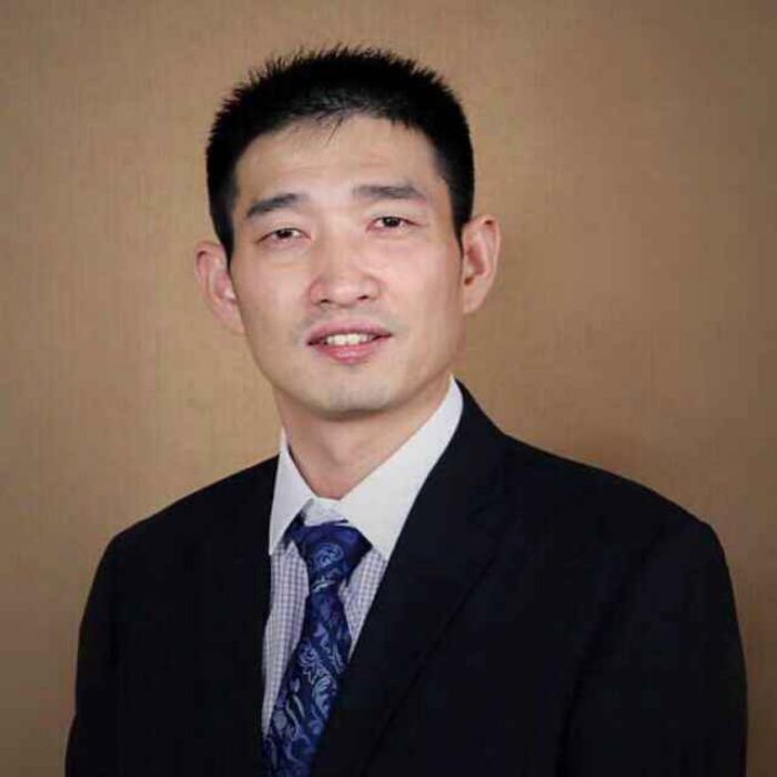 張亞雄(張雄藝術網創始人) 張亞雄(張雄藝術網創始人)
