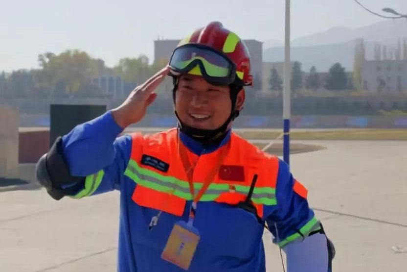 李延照(地震支救援隊隊長) 李延照(地震支救援隊隊長)