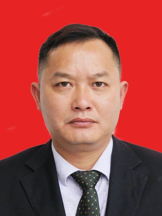 丁志強(安徽省黃山市休寧縣經濟開發區黨工委委員、人武部長) 丁志強(安徽省黃山市休寧縣經濟開發區黨工委委員、人武部長)