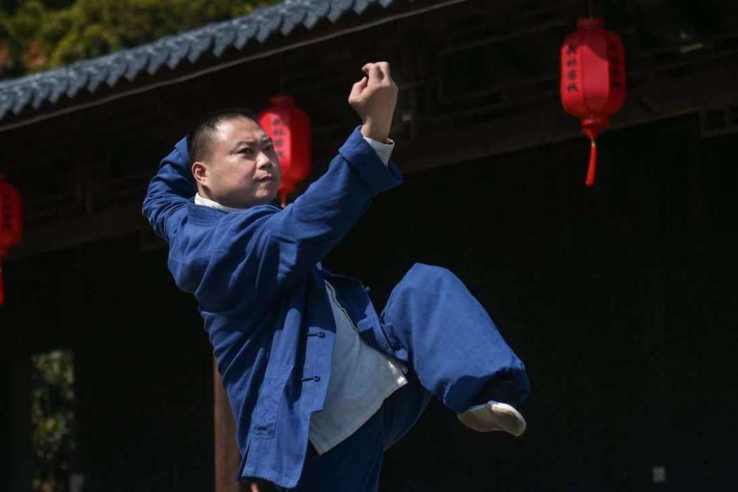 蘇勇欽(助力武術入奧全球推廣大使、書畫春晚總導演) 蘇勇欽(助力武術入奧全球推廣大使、書畫春晚總導演)