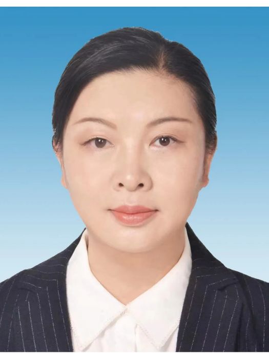 黃琳(民盟貴州省第十三屆委員會副主任委員,貴州省政協委員) 黃琳(民盟貴州省第十三屆委員會副主任委員,貴州省政協委員)