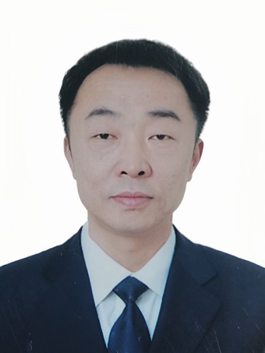 朱軍(青海三工投資管理集團有限公司董事長,青海省第十四屆人大財政經濟委員會委員) 朱軍(青海三工投資管理集團有限公司董事長,青海省第十四屆人大財政經濟委員會委員)
