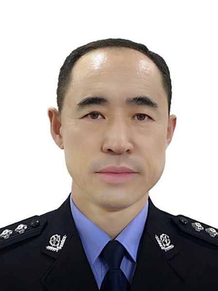 王松林(內蒙古自治區興安盟科右前旗公安局黨委委員、副局長) 王松林(內蒙古自治區興安盟科右前旗公安局黨委委員、副局長)