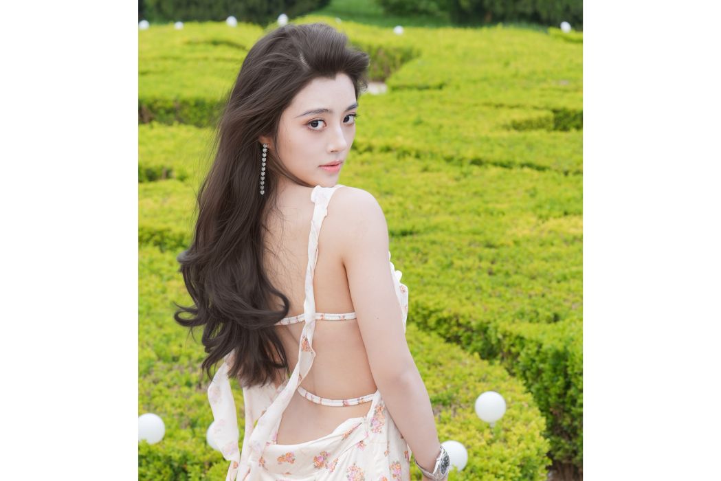 張佳佳(中國女演員) 張佳佳(中國女演員)