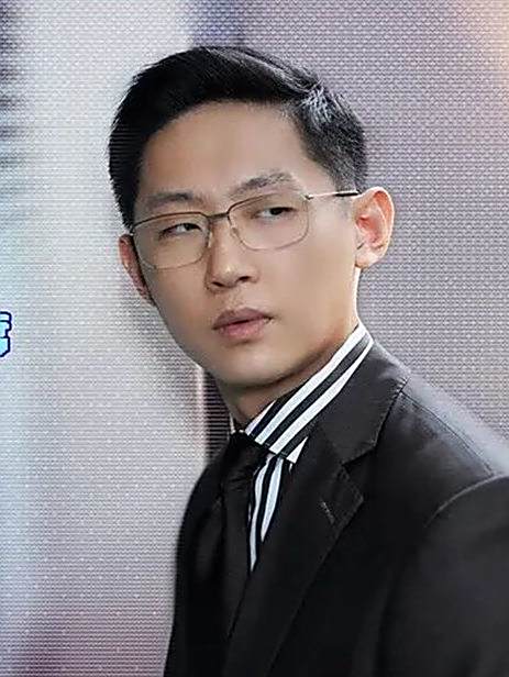 王哲(電影《奇遇》中的角色) 王哲(電影《奇遇》中的角色)