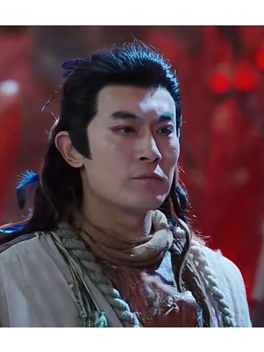常勝(電視劇《白月梵星》中的狐族角色,由倪菘陽飾演) 常勝(電視劇《白月梵星》中的狐族角色,由倪菘陽飾演)