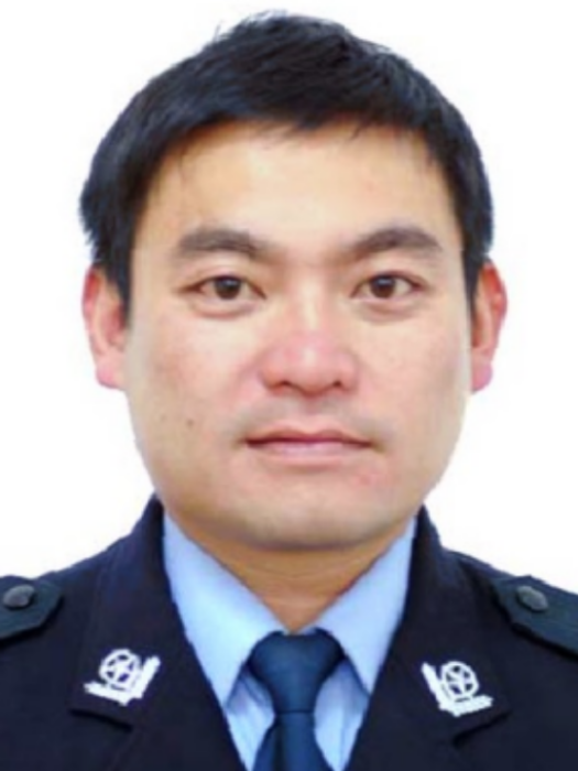 謝志剛(江西省瑞金市公安局黨委委員、交管大隊大隊長) 謝志剛(江西省瑞金市公安局黨委委員、交管大隊大隊長)