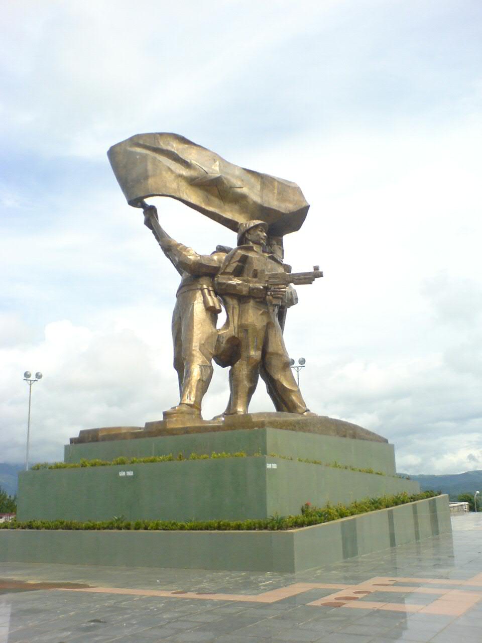 奠邊府戰役紀念雕塑