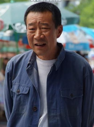 李雪健