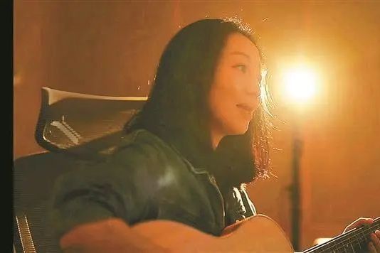 王麥子(歌曲《白石洲》的演唱者) 王麥子(歌曲《白石洲》的演唱者)