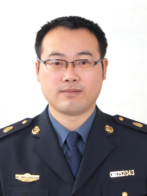 徐平(舟山市港航管理局岱山分局副局長,縣交通運輸局黨組成員) 徐平(舟山市港航管理局岱山分局副局長,縣交通運輸局黨組成員)