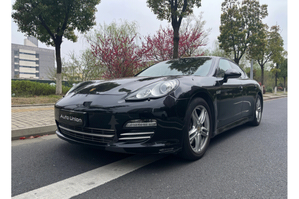 Panamera 4 Platinum Edition 2013款 Panamera 4 Platinum Edition 2013款