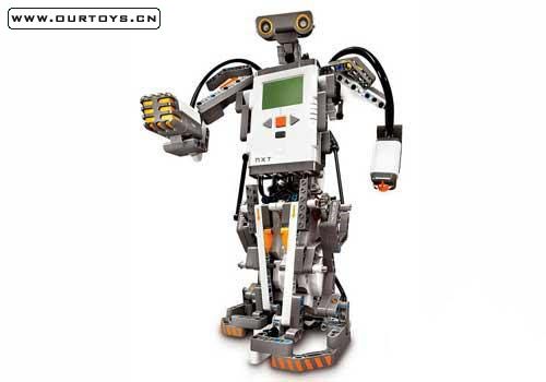 用樂高機器人套件製作的人形機器人