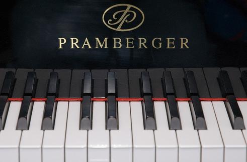 普拉姆伯格鋼琴