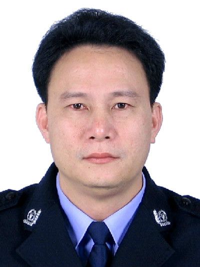 何來國 何來國