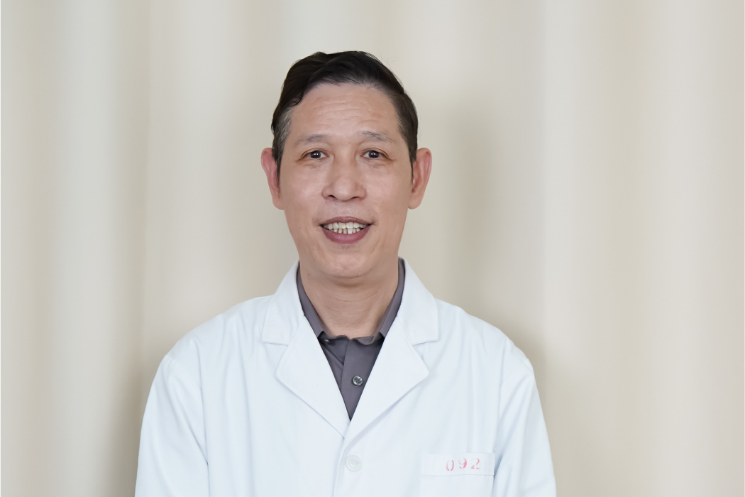 王江河(中國中醫科學院西苑醫院主任醫師) 王江河(中國中醫科學院西苑醫院主任醫師)