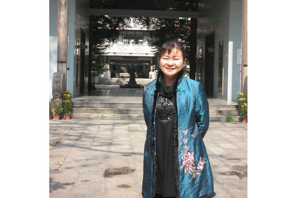 楊東霞(廣東廣雅中學新疆部主任) 楊東霞(廣東廣雅中學新疆部主任)
