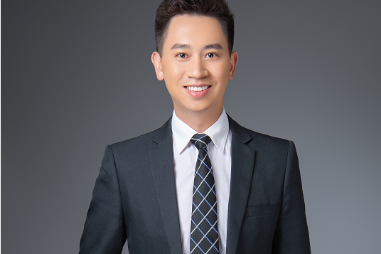 何世元(村上一屋創始人) 何世元(村上一屋創始人)