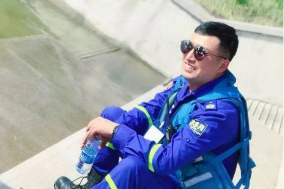 李志鵬(河南省鄭州市公路工程公司志願者) 李志鵬(河南省鄭州市公路工程公司志願者)