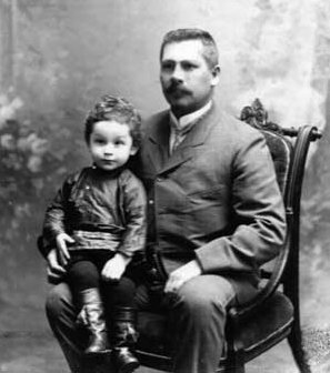 1903年6歲的奧托·斯特魯維和父親