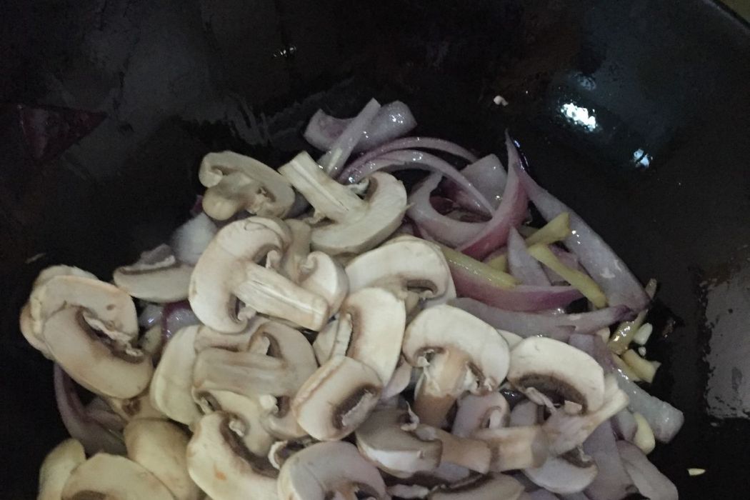 生敲膳絲