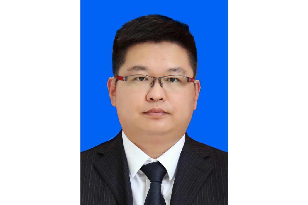 楊峻(上海市崇明區東平鎮黨委書記) 楊峻(上海市崇明區東平鎮黨委書記)