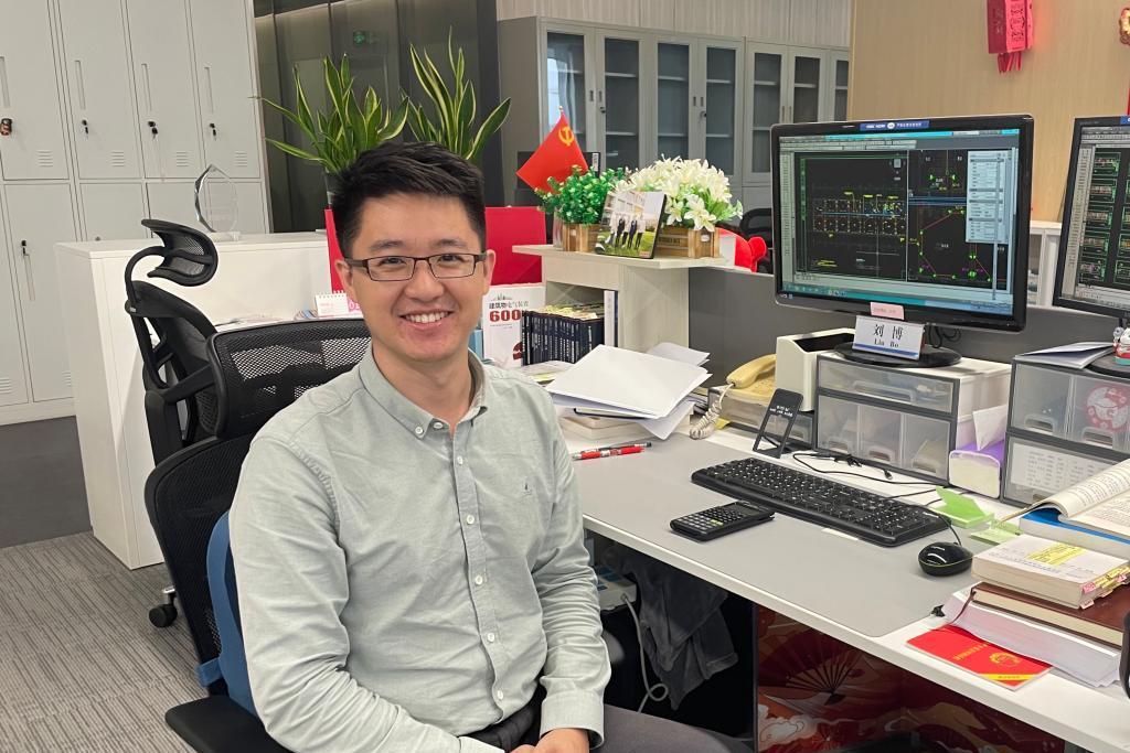 劉博(中國船舶中船第九設計研究院工程有限公司電氣設計師、團委書記) 劉博(中國船舶中船第九設計研究院工程有限公司電氣設計師、團委書記)