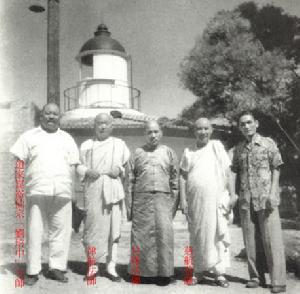 劉培中大師(排左1)
