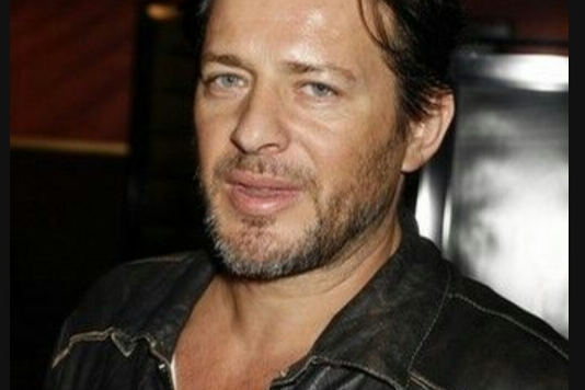 科斯塔斯·曼迪勒(costas mandylor) 科斯塔斯·曼迪勒(costas mandylor)