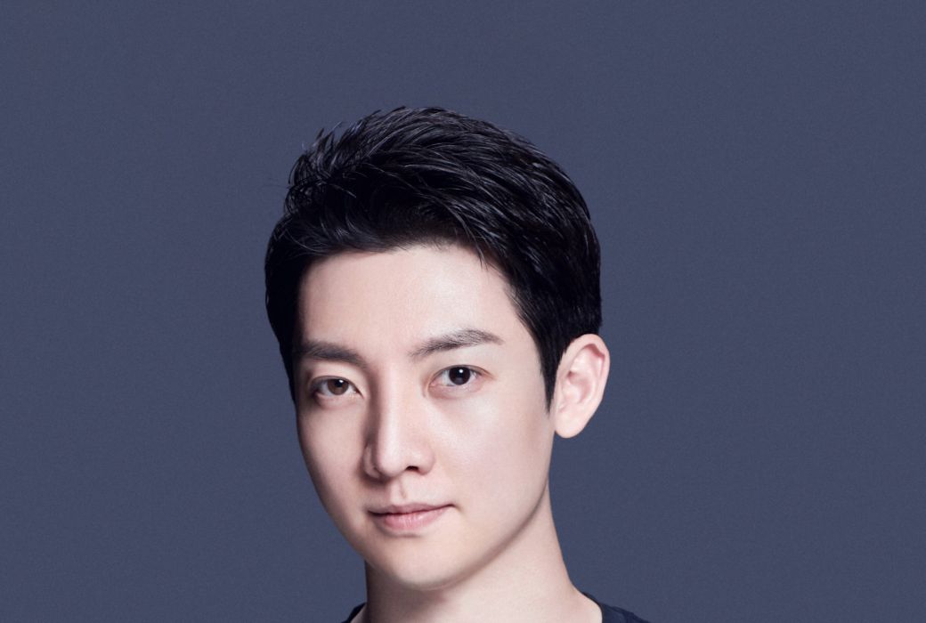 鄭宇(中央芭蕾舞團主要演員) 鄭宇(中央芭蕾舞團主要演員)