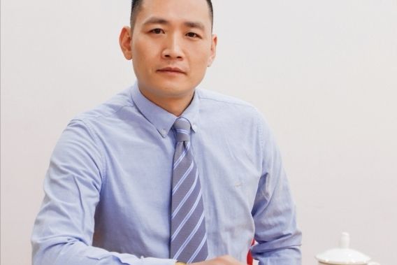 王玉鋒(珠寶專家) 王玉鋒(珠寶專家)