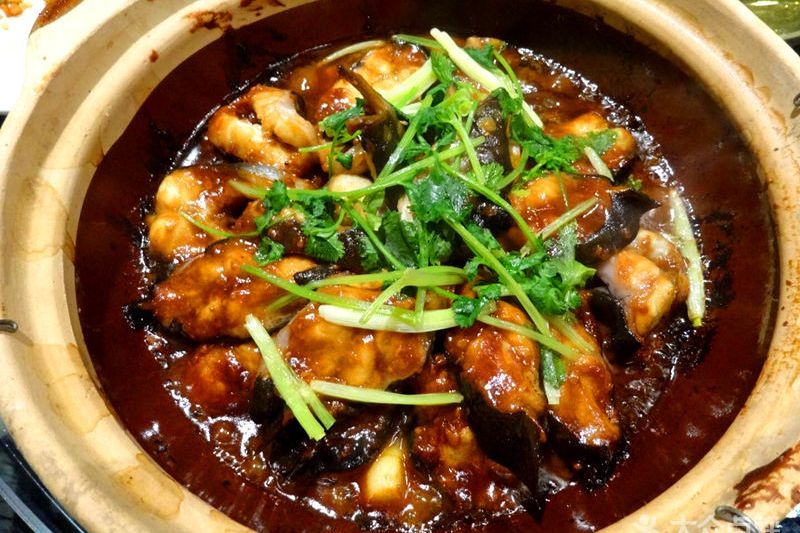 白鱔燜鍋 白鱔燜鍋