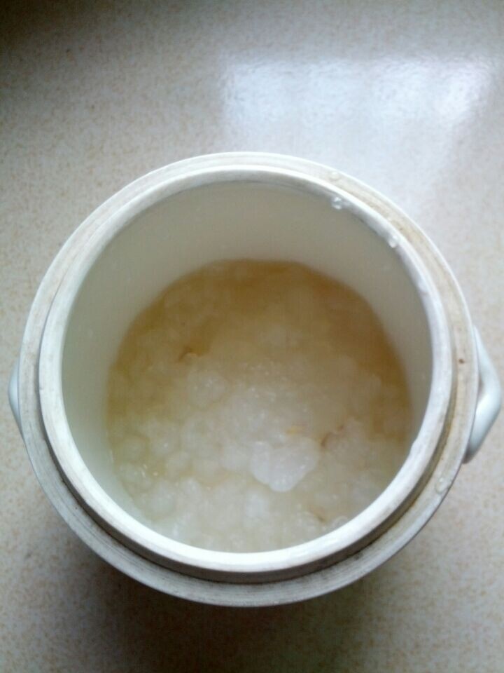 椰汁冰糖燉雪蛤