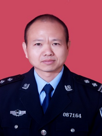 陳文輝(江西省上饒市鉛山縣公安局交通管理大隊副大隊長) 陳文輝(江西省上饒市鉛山縣公安局交通管理大隊副大隊長)
