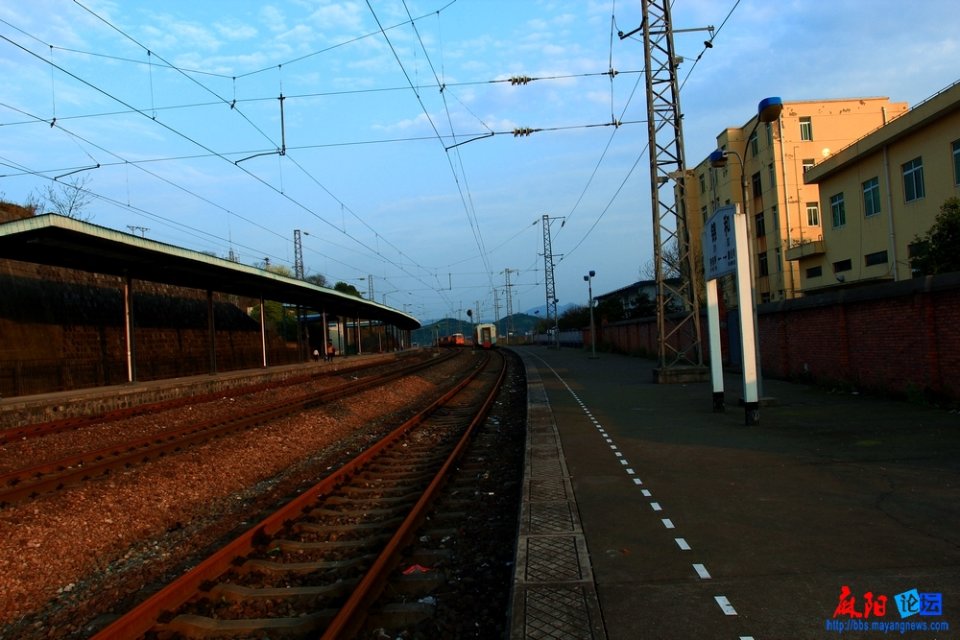 錦和火車站