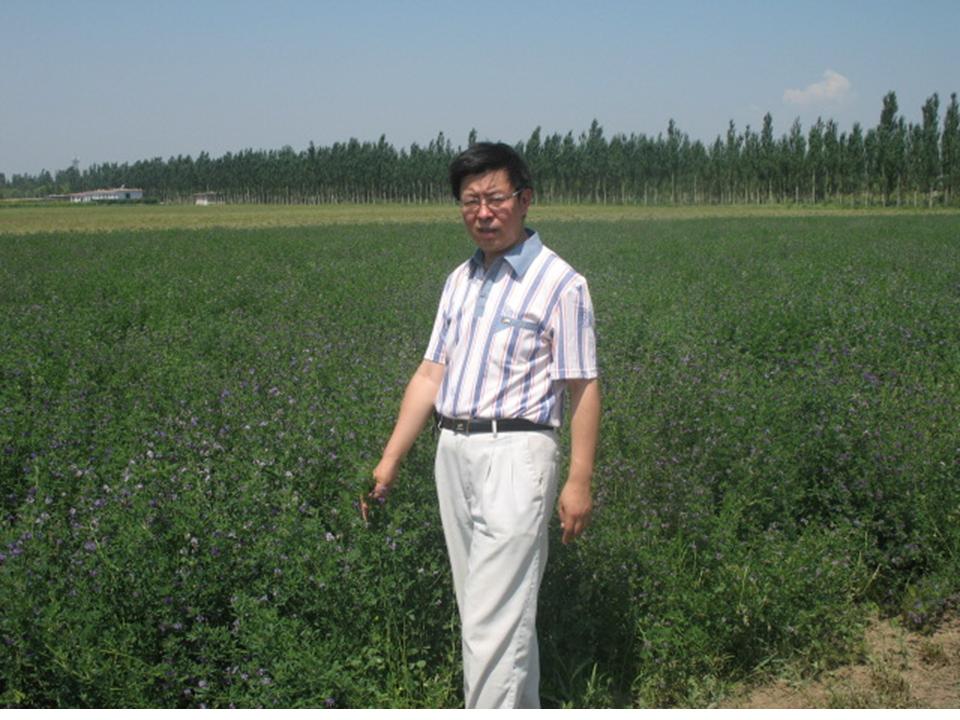 賈玉山(內蒙古農業大學教授)