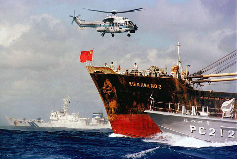 “保釣”號遭日本軍艦與戰機攔截(圖片5)