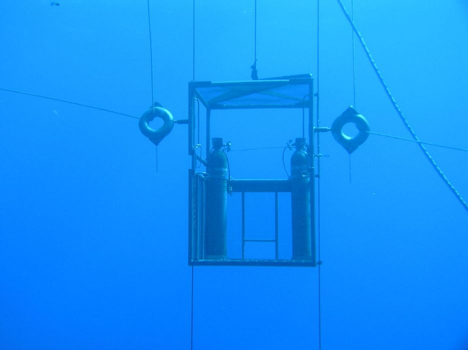 潛水吊籠